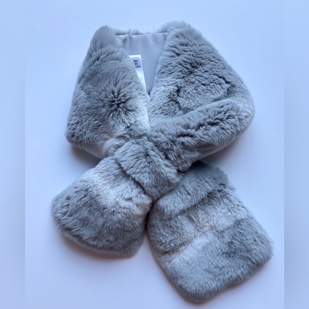 ST. JOHN New W/ Tag Luxurious Thick Plush Real Fur Scarf Can Be Worn In Multiway